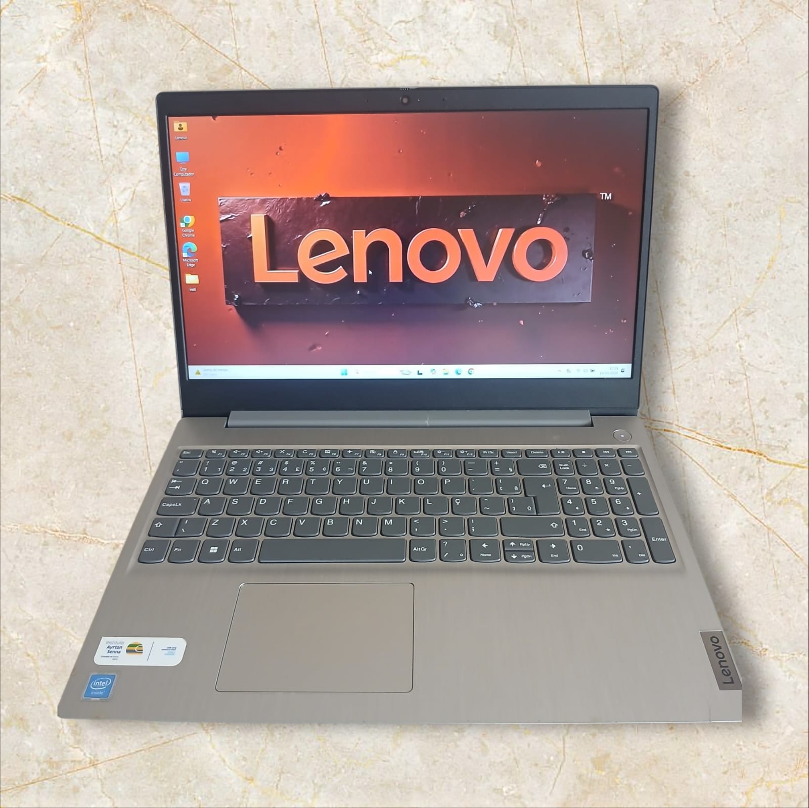 Notebook Lenovo Ideapad 3 - Celeron-N4020 - Memoria 4GB NVME 120GB Tela 15.6"