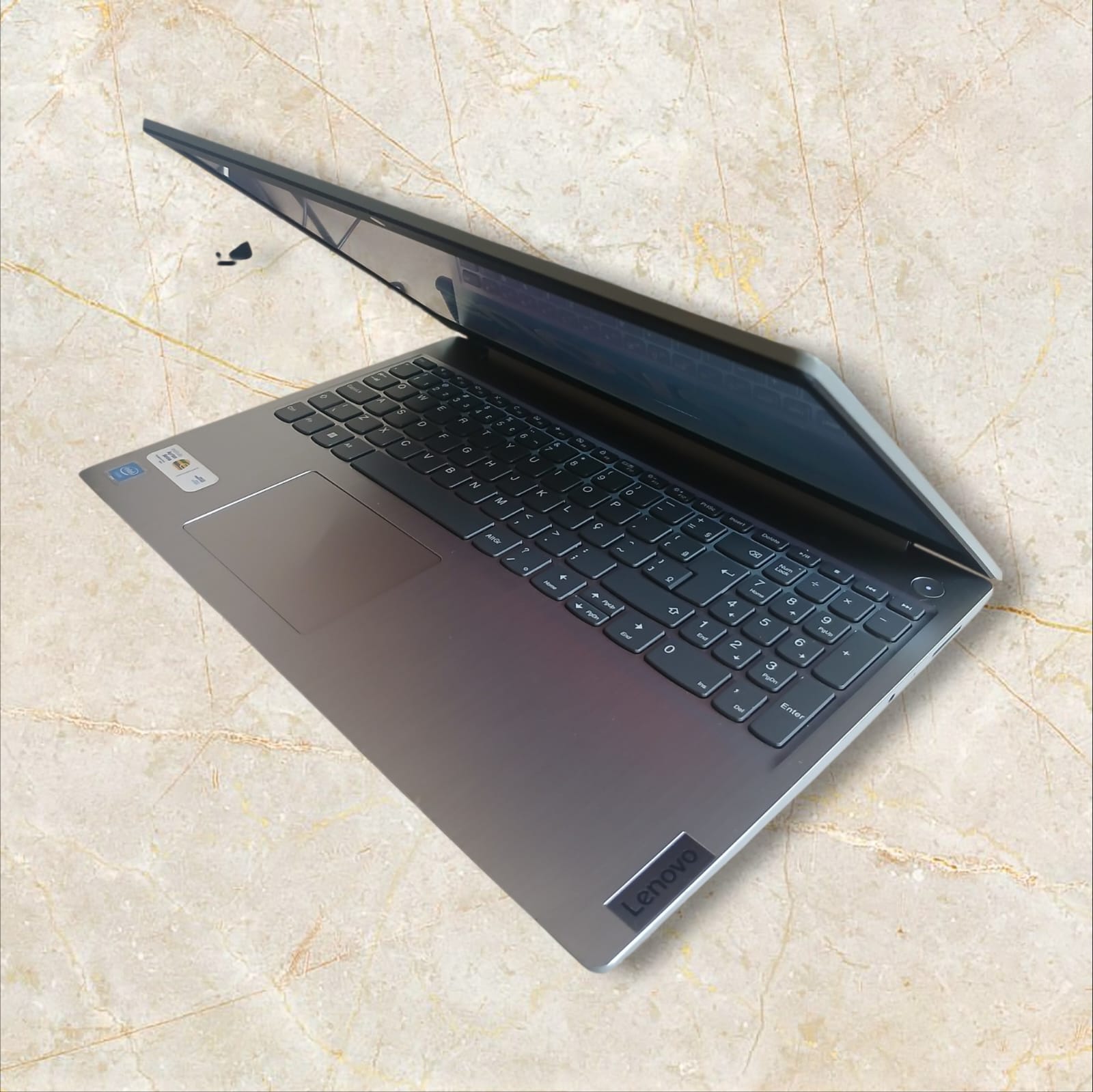 Notebook Lenovo Ideapad 3 - Celeron-N4020 - Memoria 4GB NVME 120GB Tela 15.6"