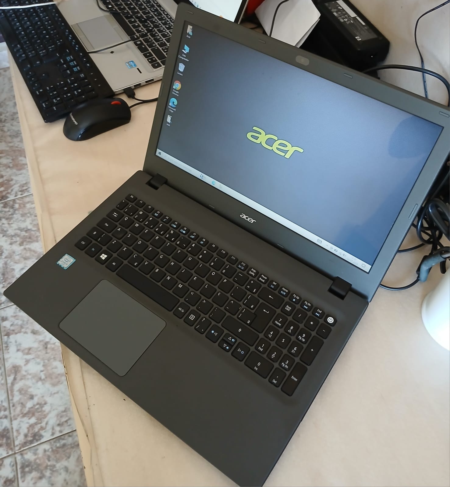 Notebook Acer E5-574 - i5-6200U Memoria 8GB SSD 120GB Tela 15.6"