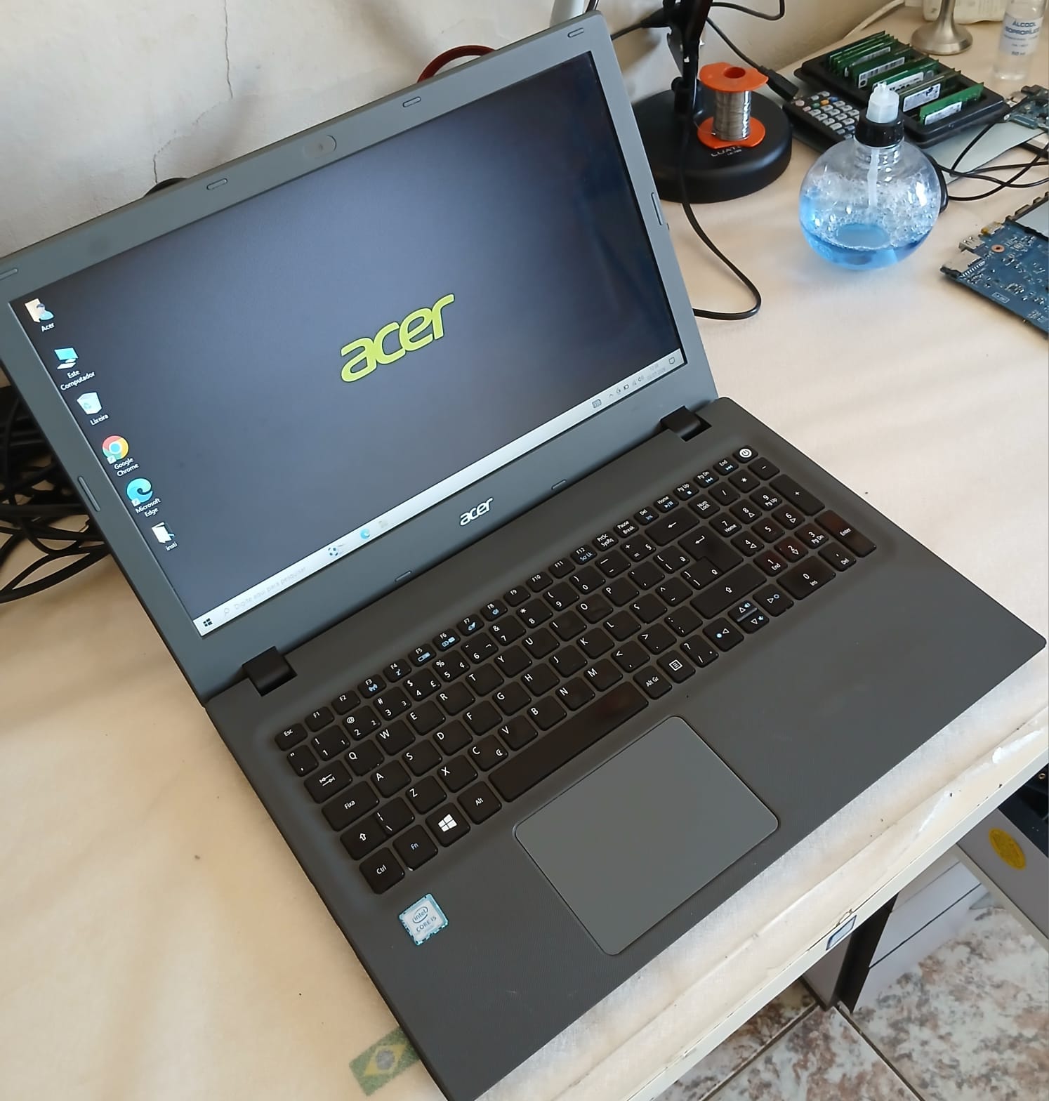 Notebook Acer E5-574 - i5-6200U Memoria 8GB SSD 120GB Tela 15.6"