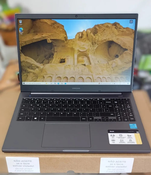 Notebook Samsung Book i3-1115G4 - Memoria 8GB NVME 256GB Tela 15.6"